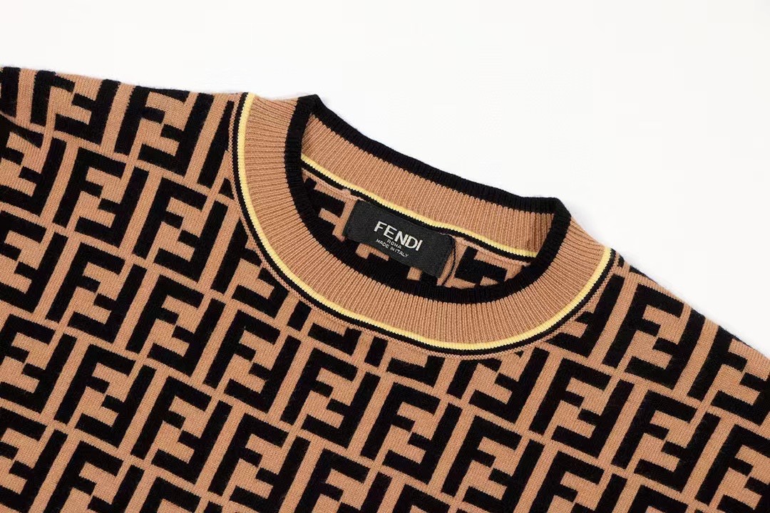 FENDI FW Crew Neck Long-Sleeved Knit Sweater