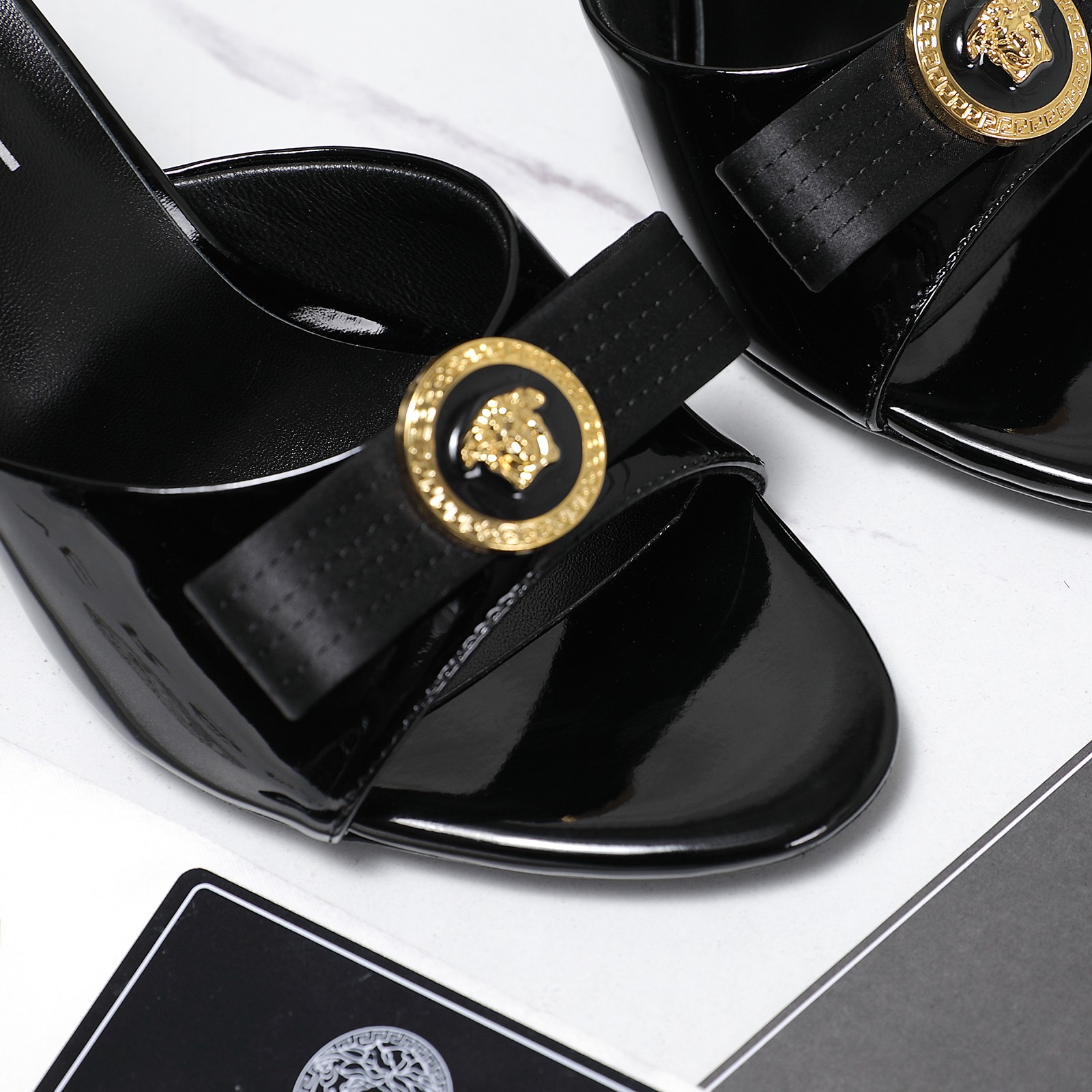 Versace 2025/SS  Dulisha buckle high-heeled sandals slippers