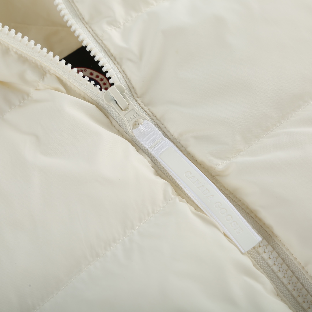 Canada Goose Women's Wide Seamed Knit Jacket