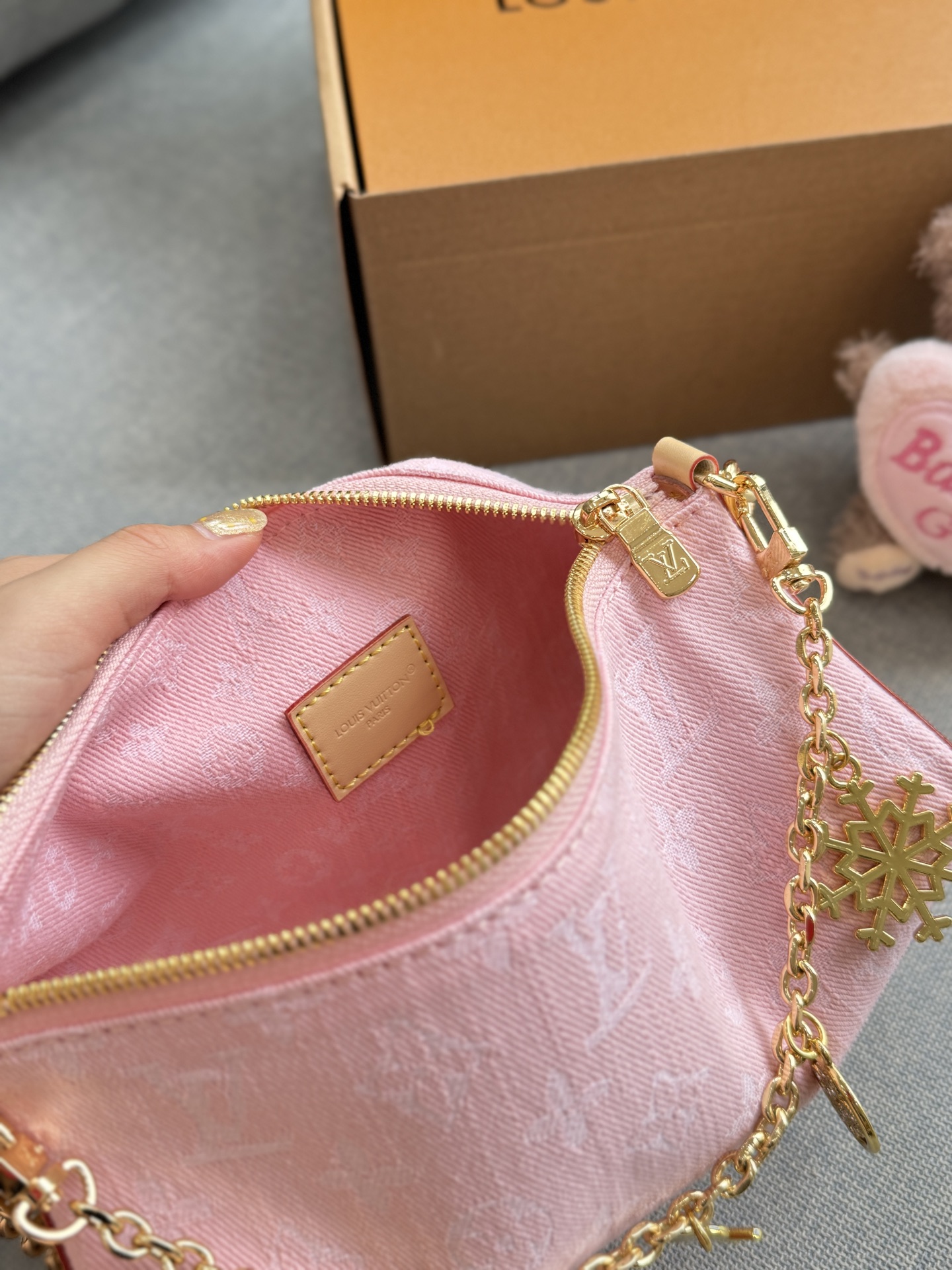 LV BLOOM POUCH Denim Bag