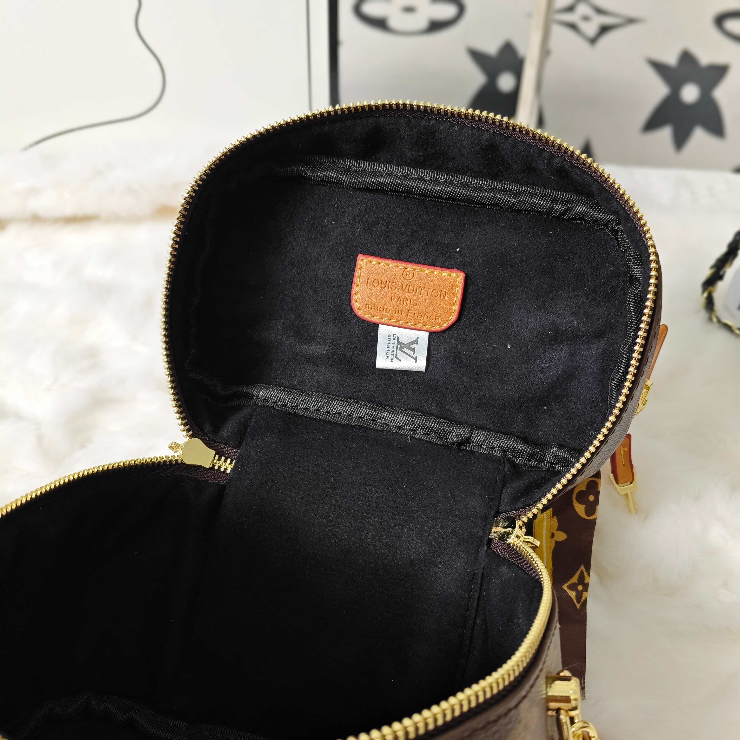 LV box bag 8A quality