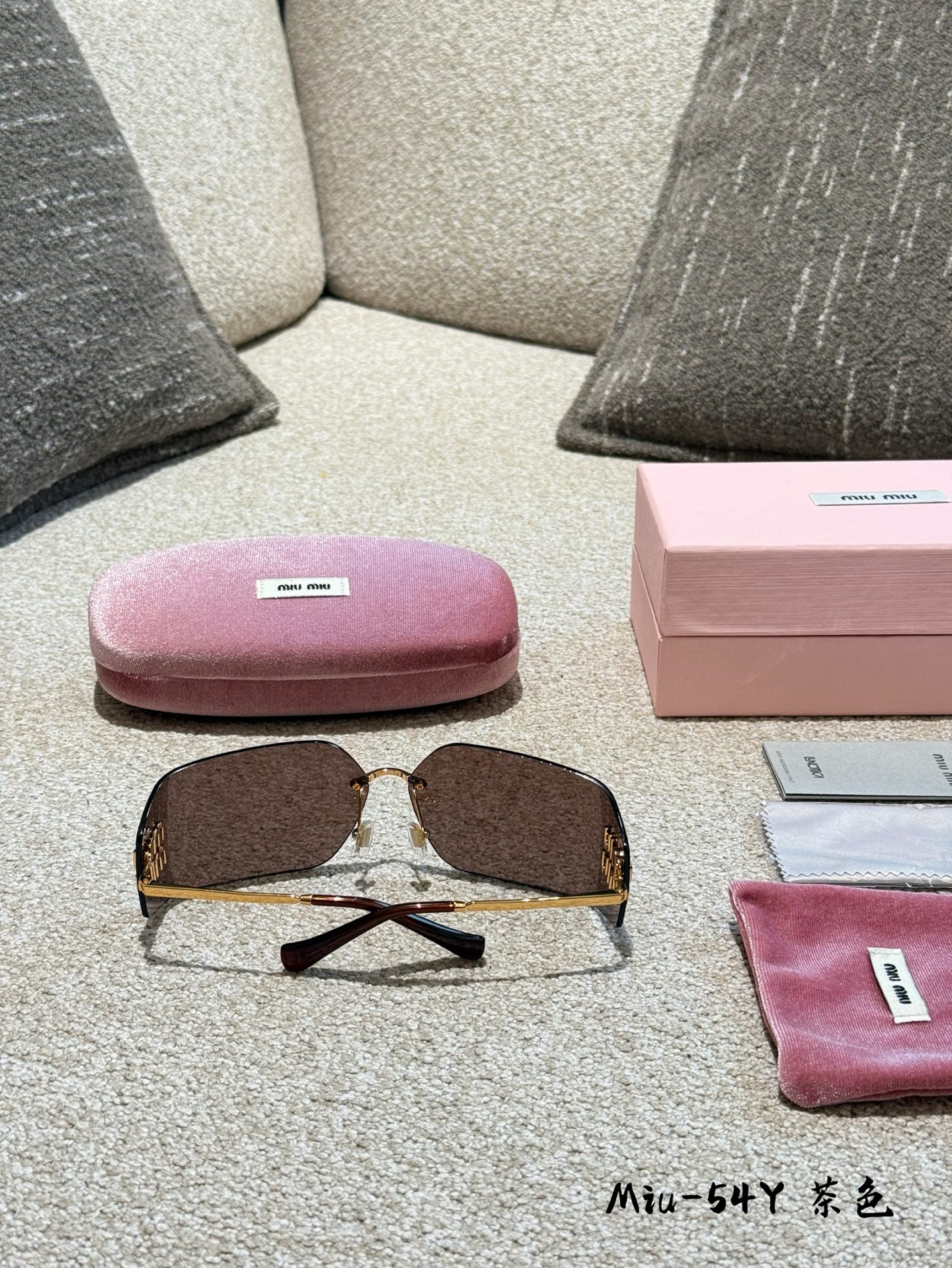 MIUMIU 54ys sunglasses