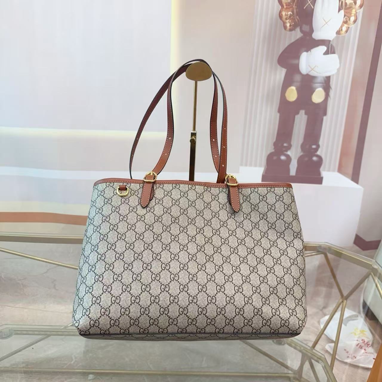 Gucci Emblem bag