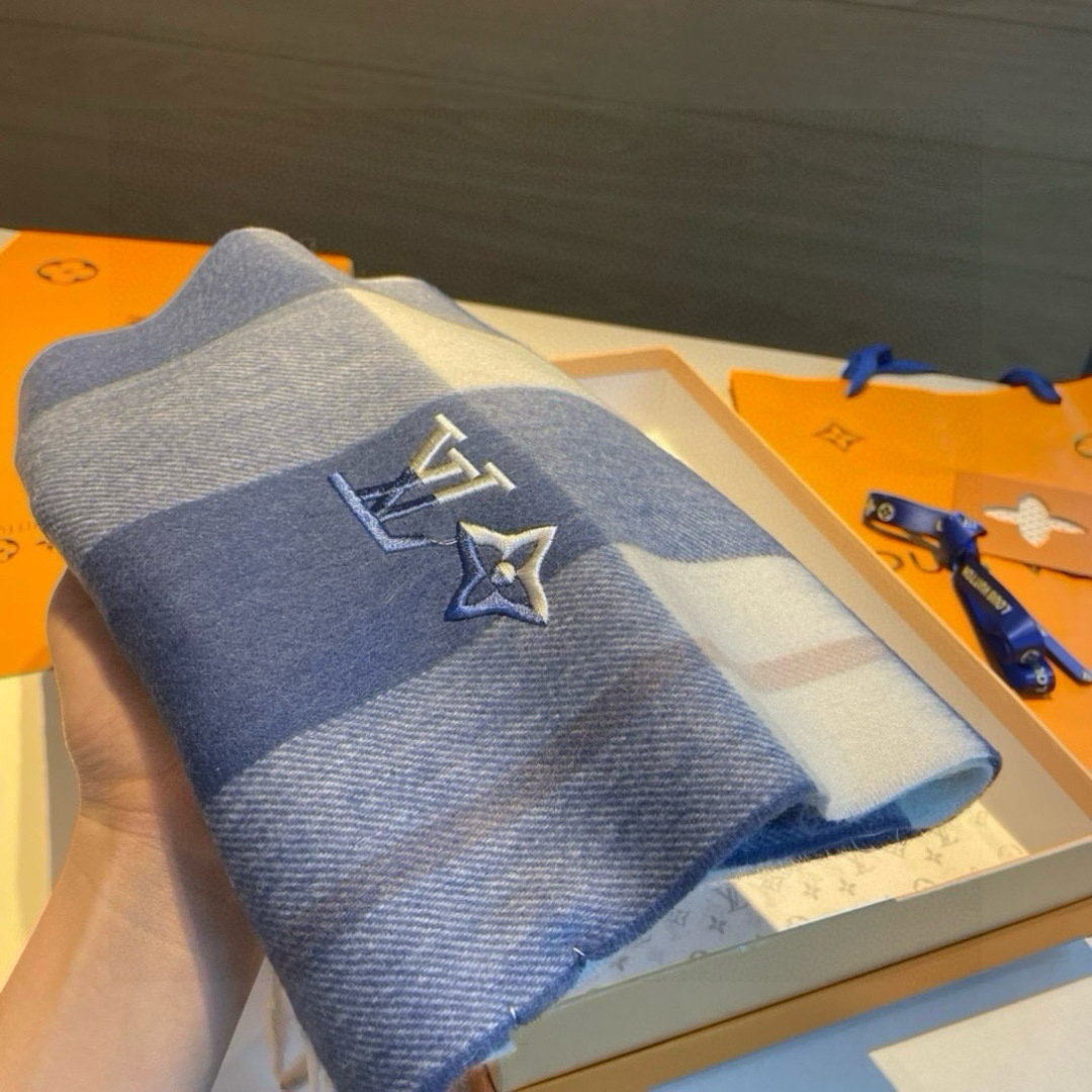 LV Scarf