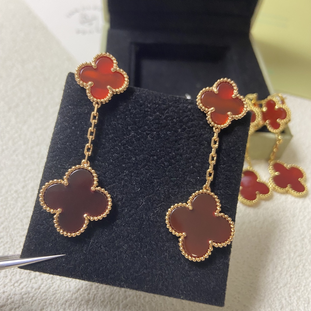 Van Cleef & Arpels Earrings Four Leaf Clover ear stud