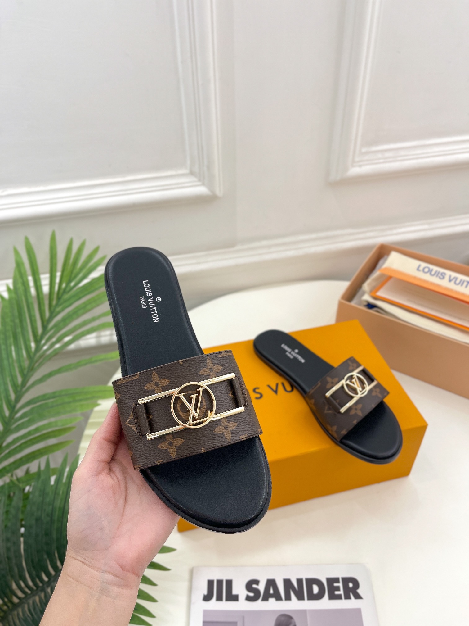 LV new slippers sandles leather sole