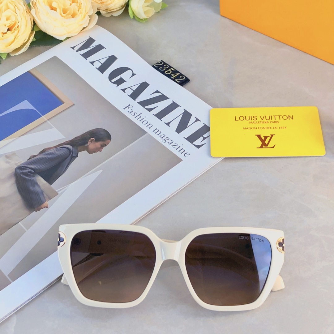 LV metal logo sunglasses