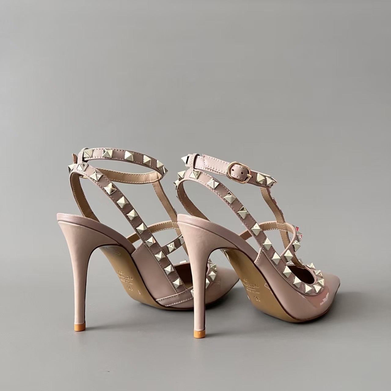 Rostud Valentino patent leather studded high heels