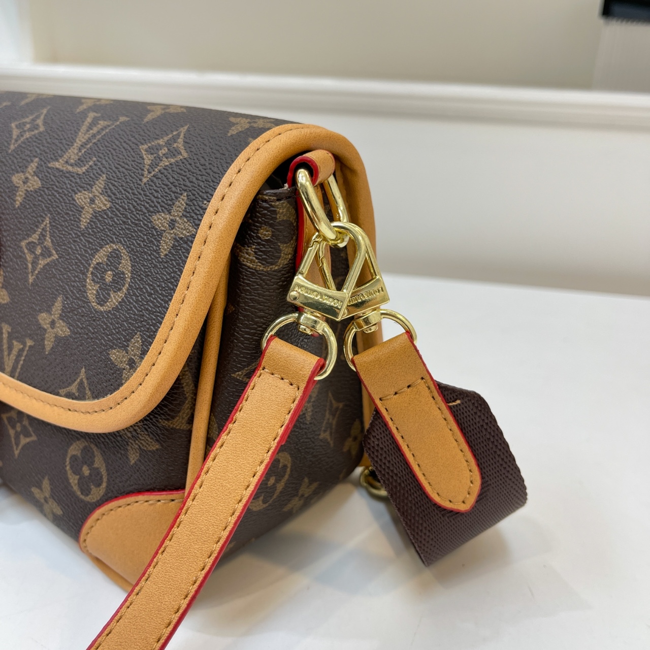 LV baguette crossbody bag 8A