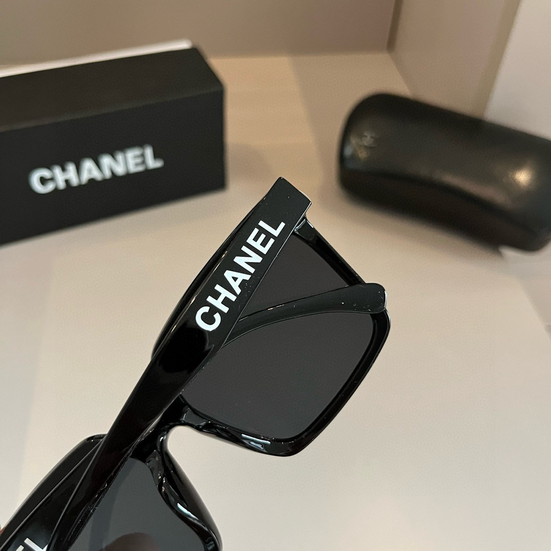 Chanel large-frame sunglasses