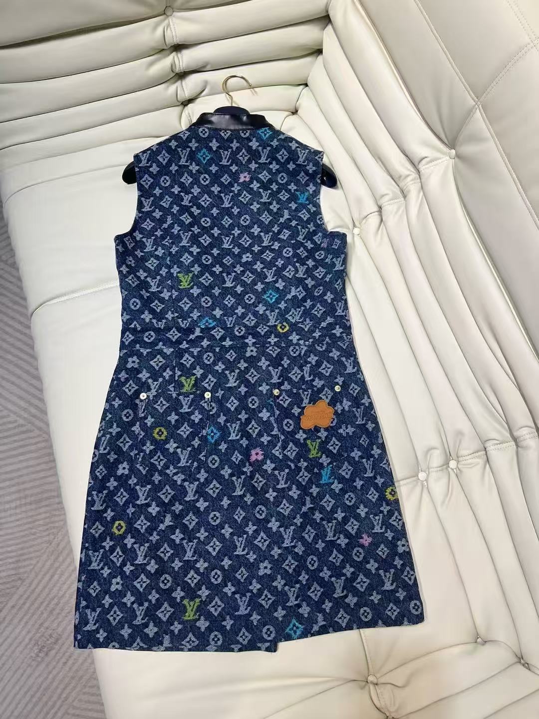 LV button denim dress
