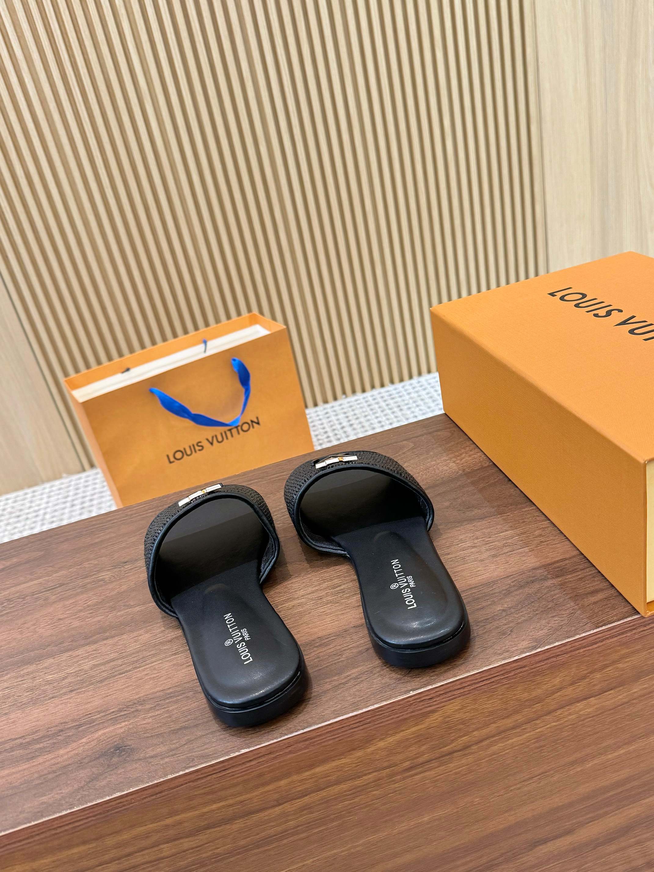 LV Knitted flat-bottomed women's slippers Sandals