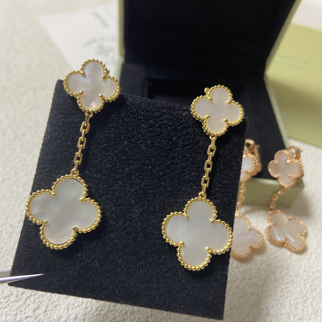 Van Cleef & Arpels Earrings Four Leaf Clover ear stud