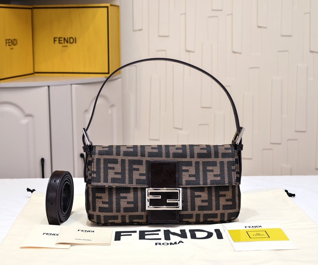 FENDI vintage armpit bag