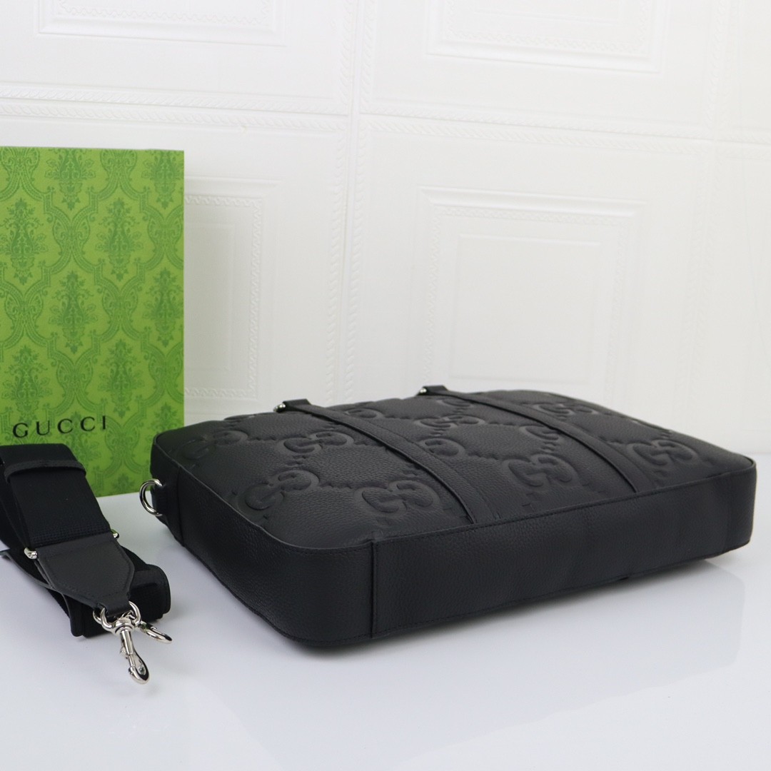 Top version Gucci black shoulder handbag