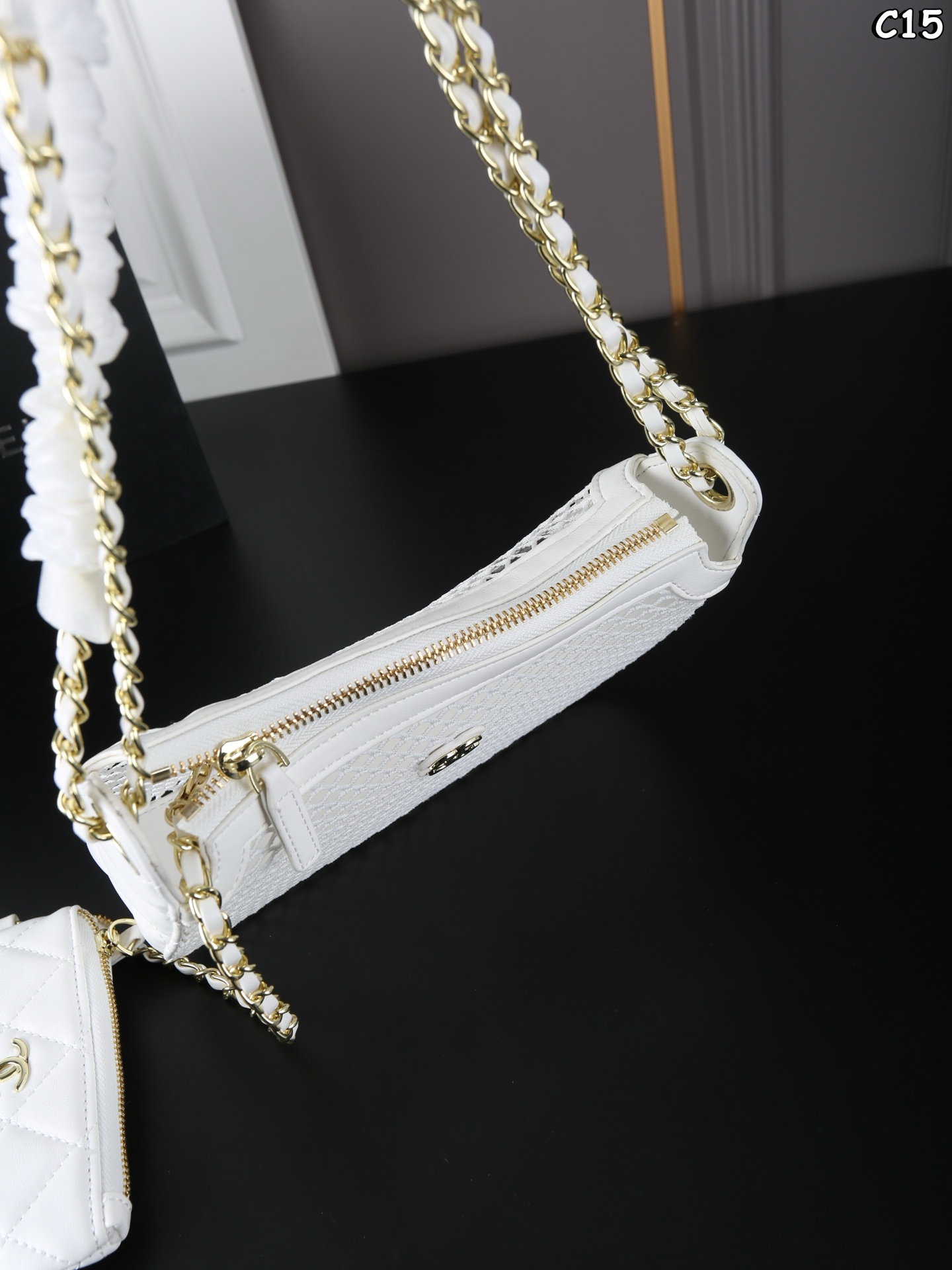 CHANEL 25S chain bag