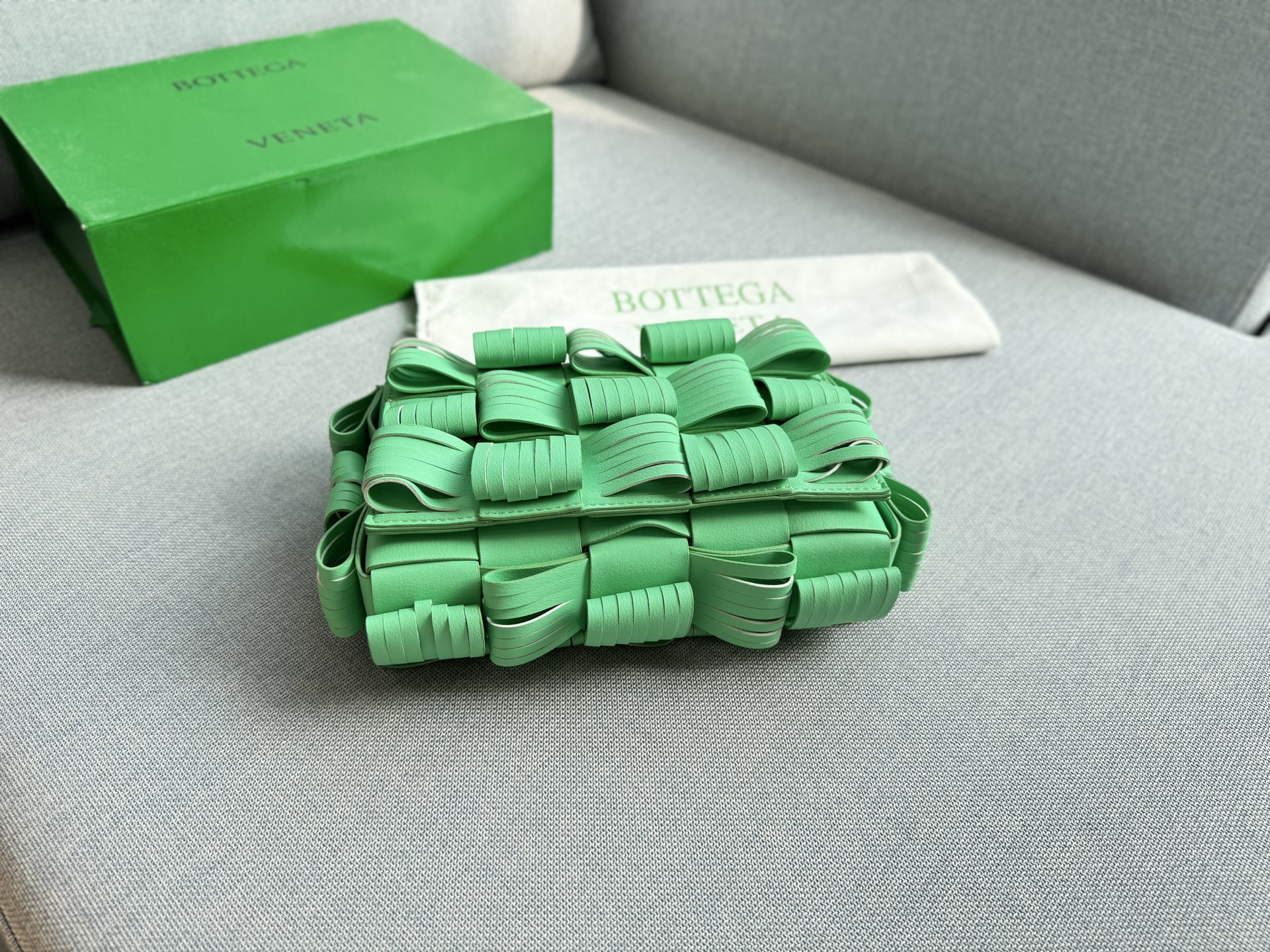 Boteaa Veneta CASSETTE Pillow bag