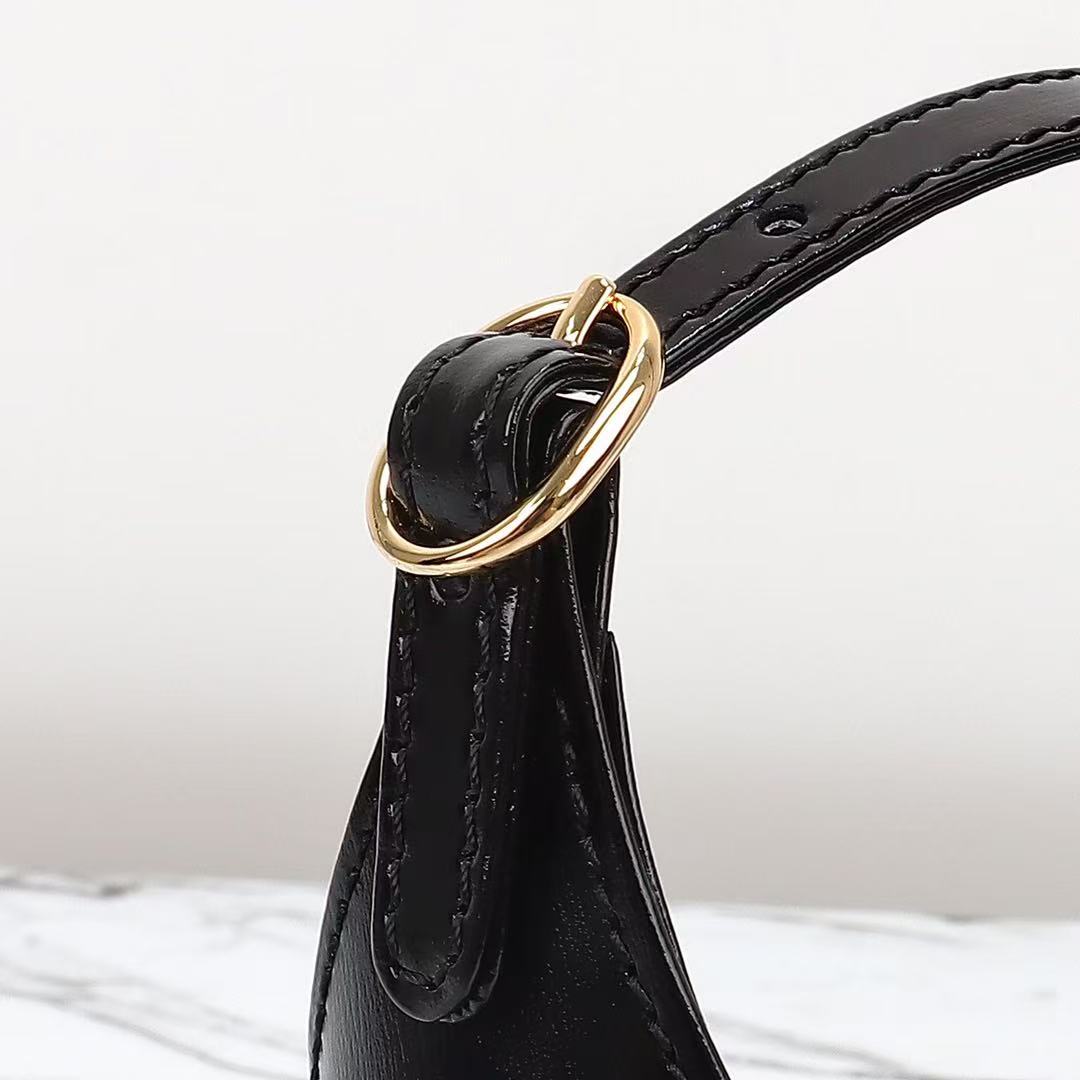 Gucci underarm bags are of high quality