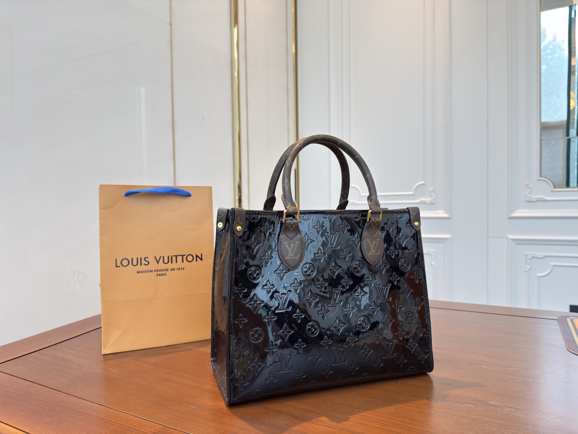 LV Louis Vuitton tote bag