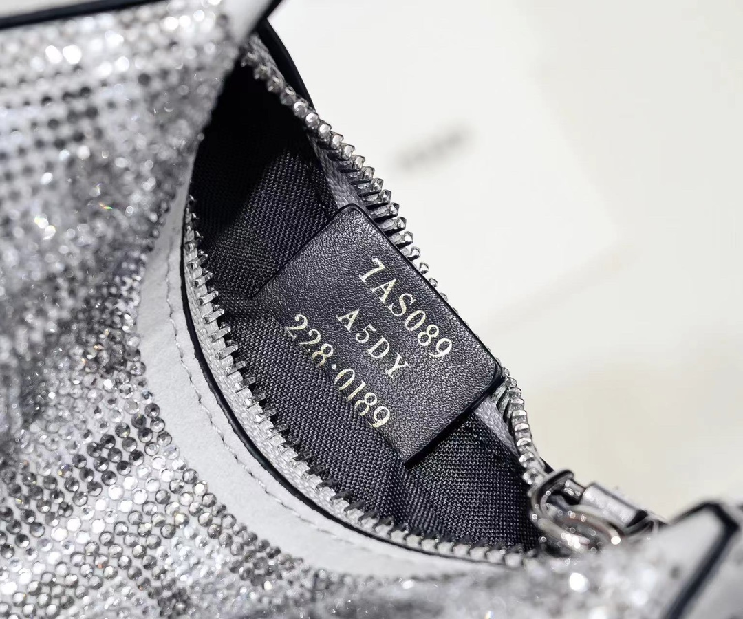 FENDI praphy armpit chain bag