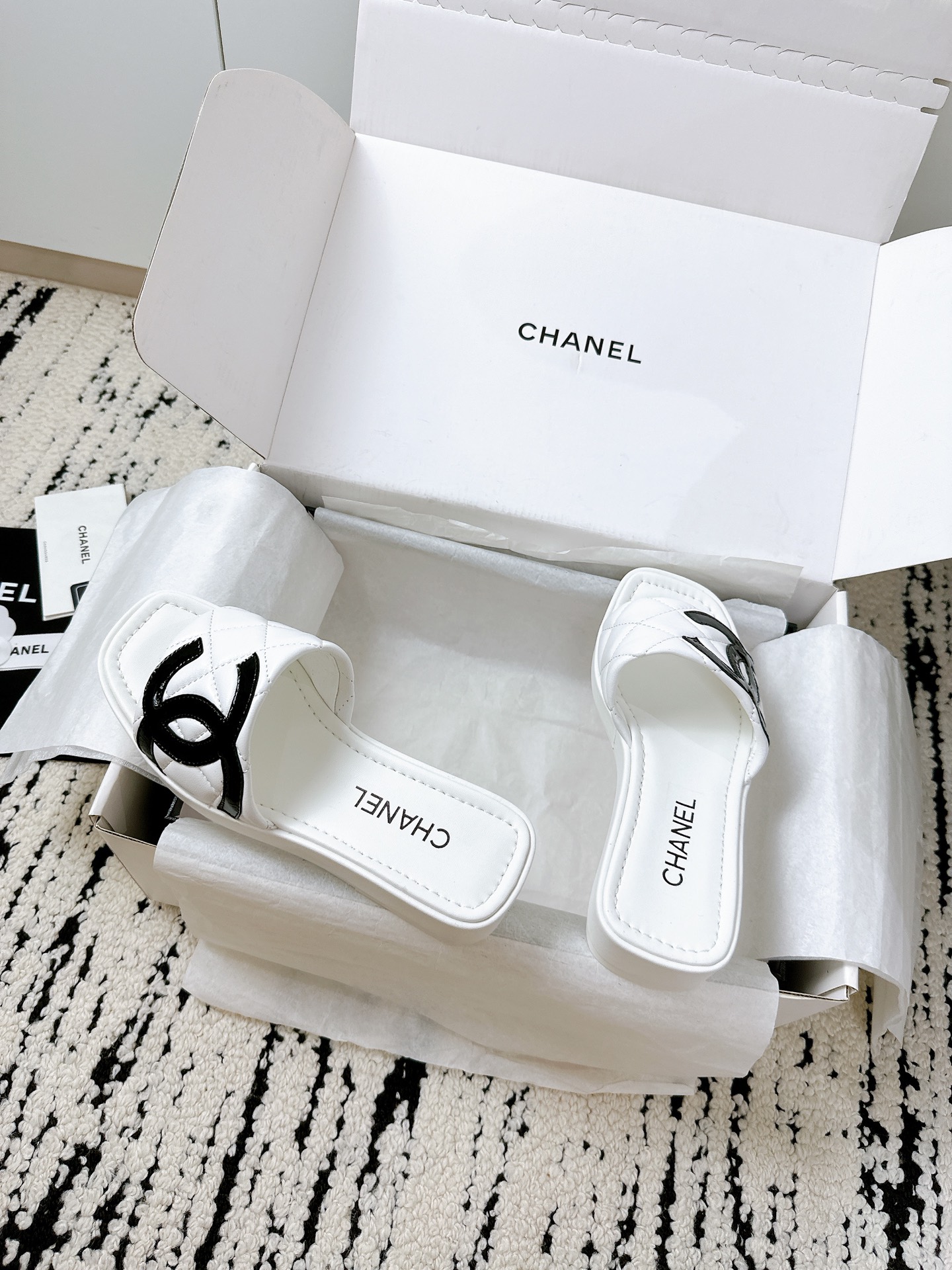 Chanel Kangpeng slippers