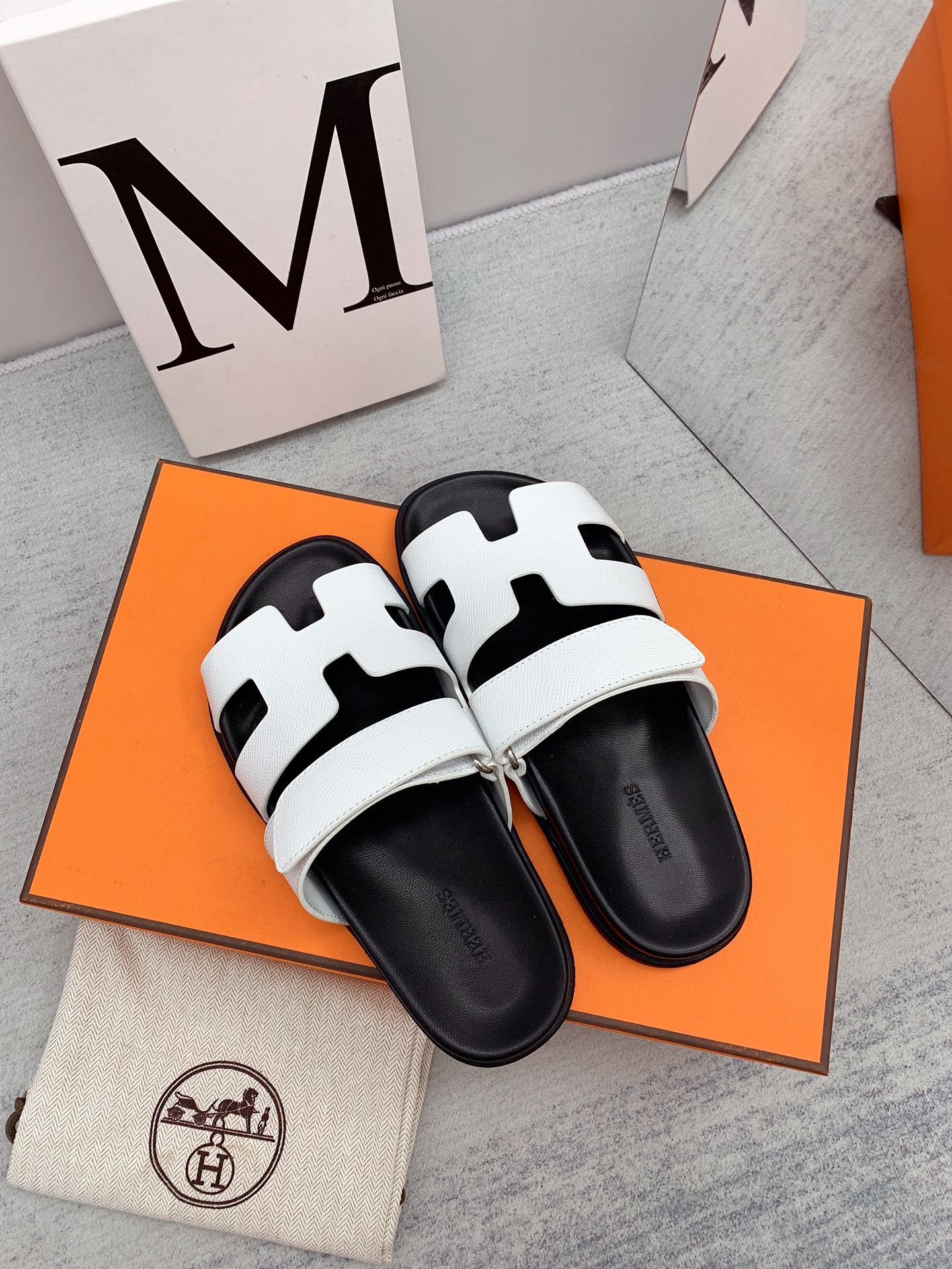 High quality Hermes Couple Sandals unisex slippers