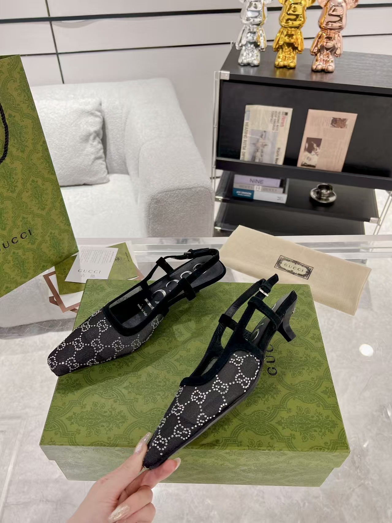 Gucci slippers sandals Stitched diamond mesh sandals