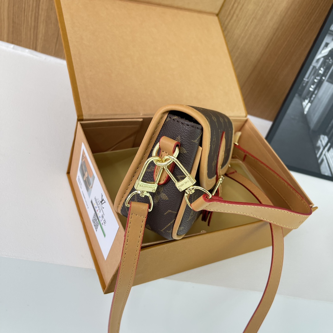 LV crossbody bag 8A quality