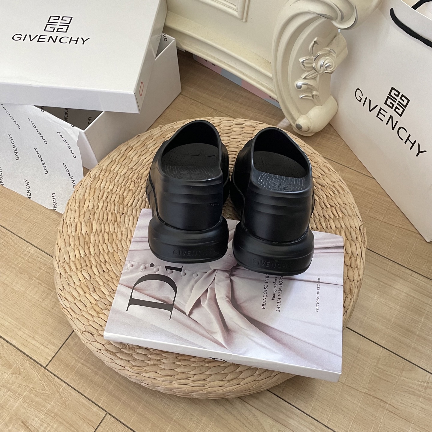 GIVENCHY Marshmallow Slides Thick-Sole Slides Wedge Heel Slides Thick-Sole