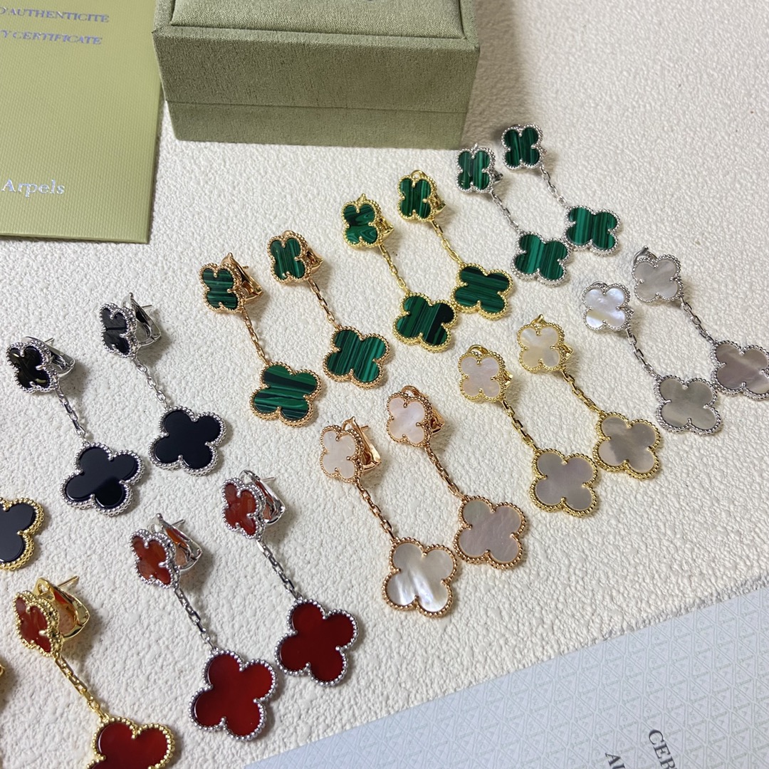 Van Cleef & Arpels Earrings Four Leaf Clover ear stud