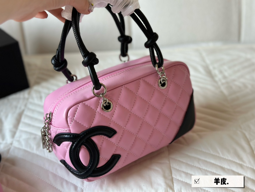 Chanel chain crossbody bag