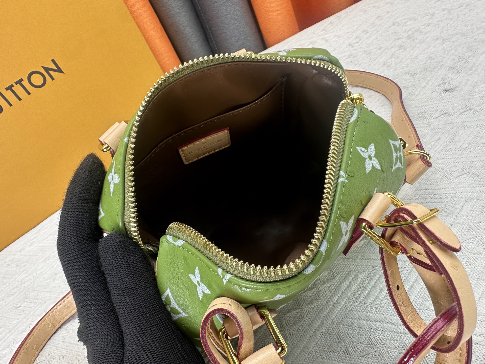 LV Speedy18 Monogram version shoulder bag