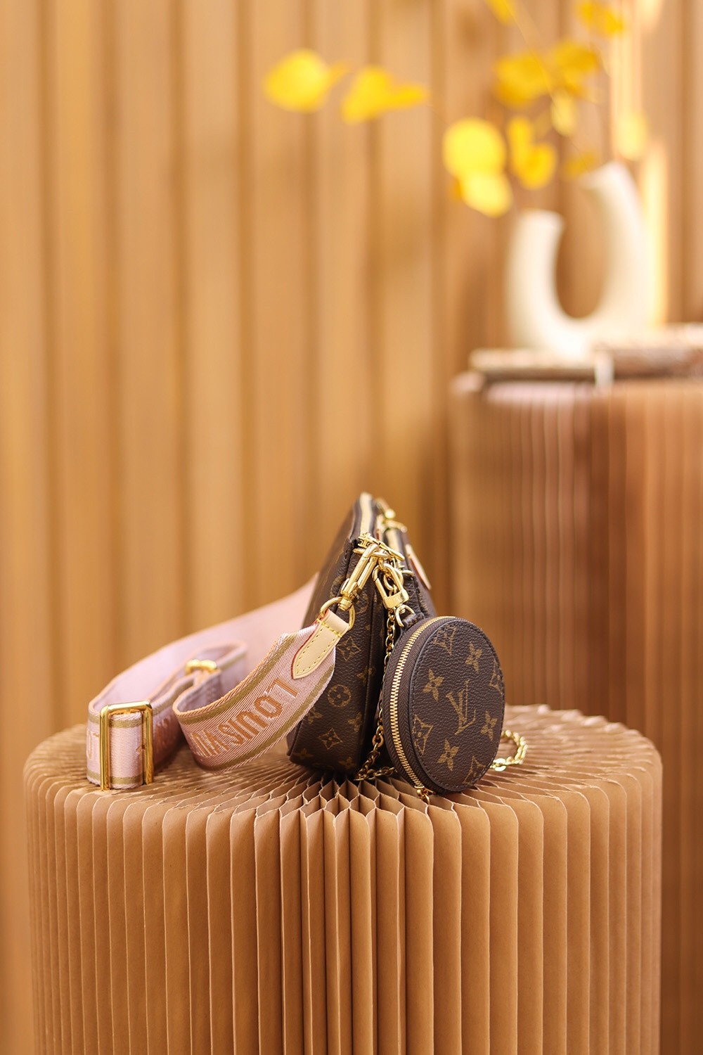 TOP version LV multi pochette leather bag