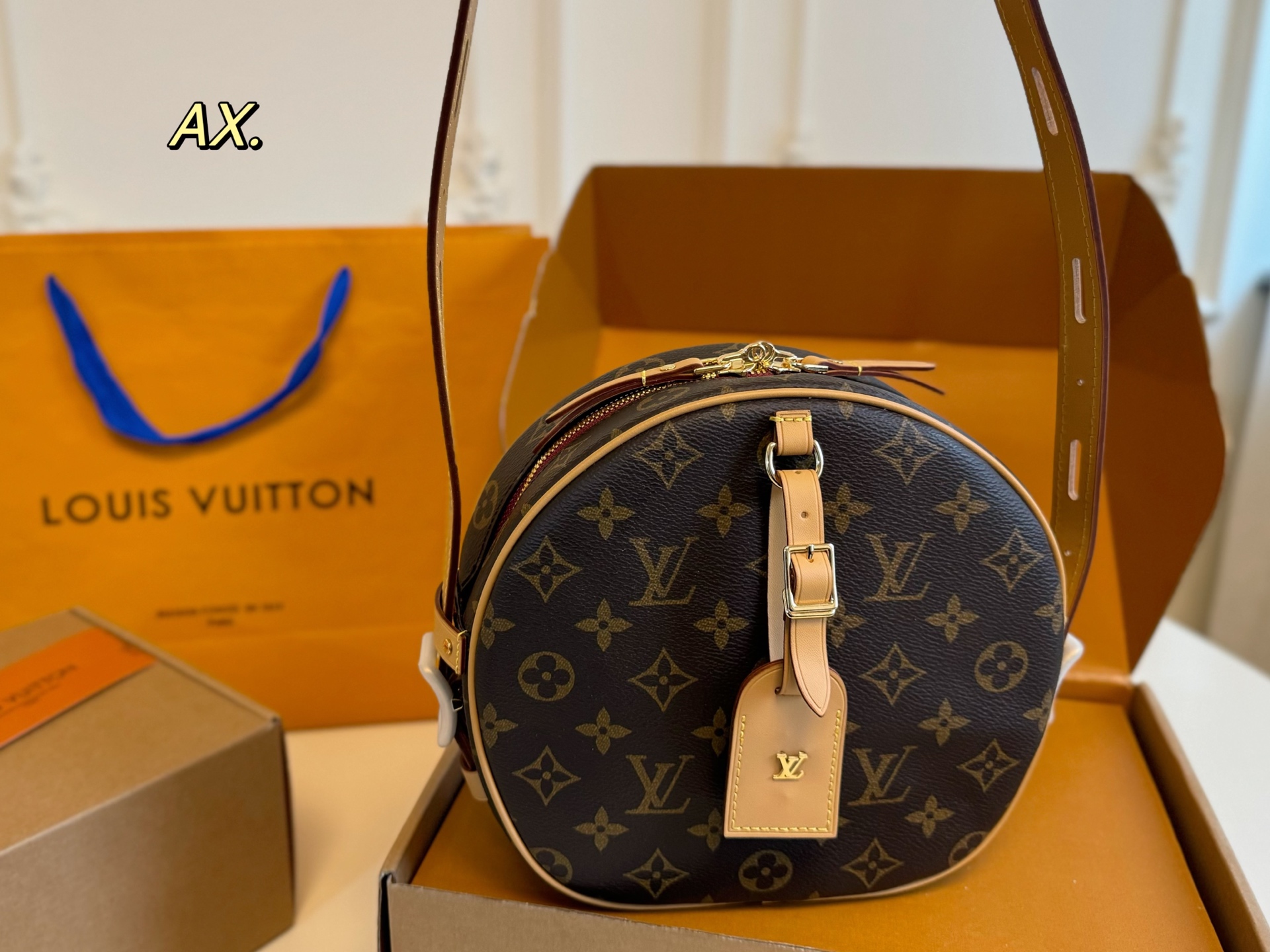 LV Louis Vuitton Round Bag