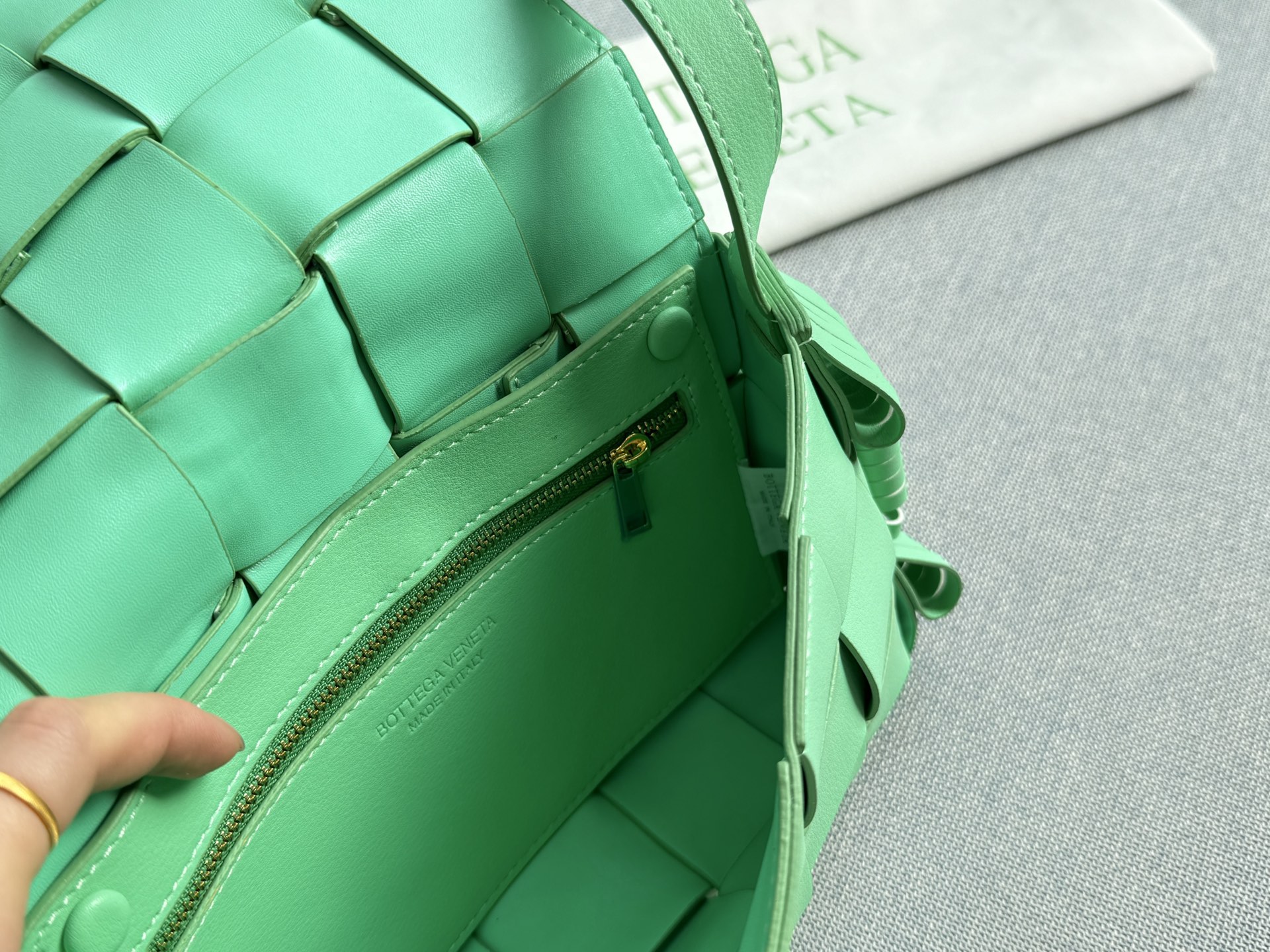 Boteaa Veneta CASSETTE Pillow bag