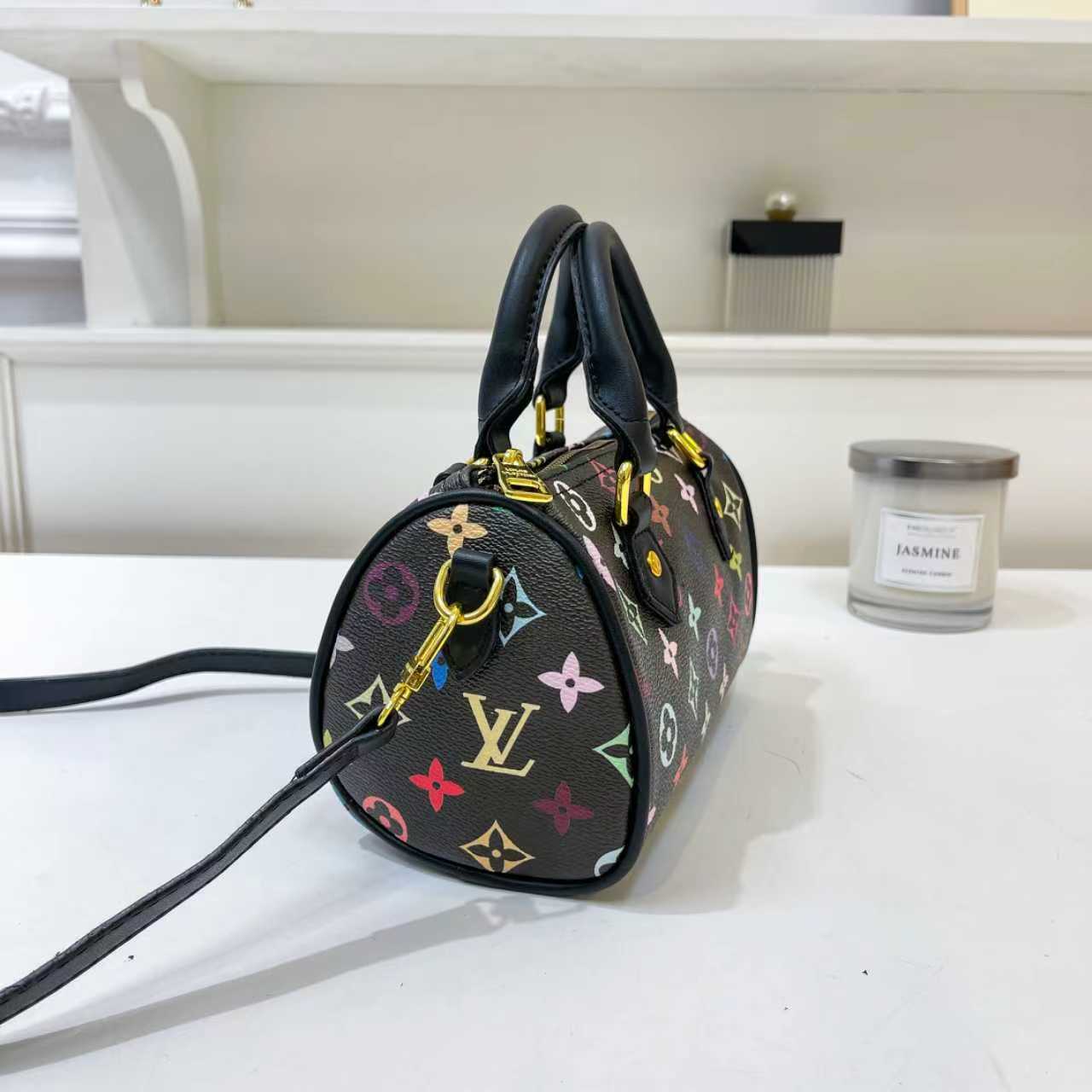 LV Pillow Speedy Bag——8A