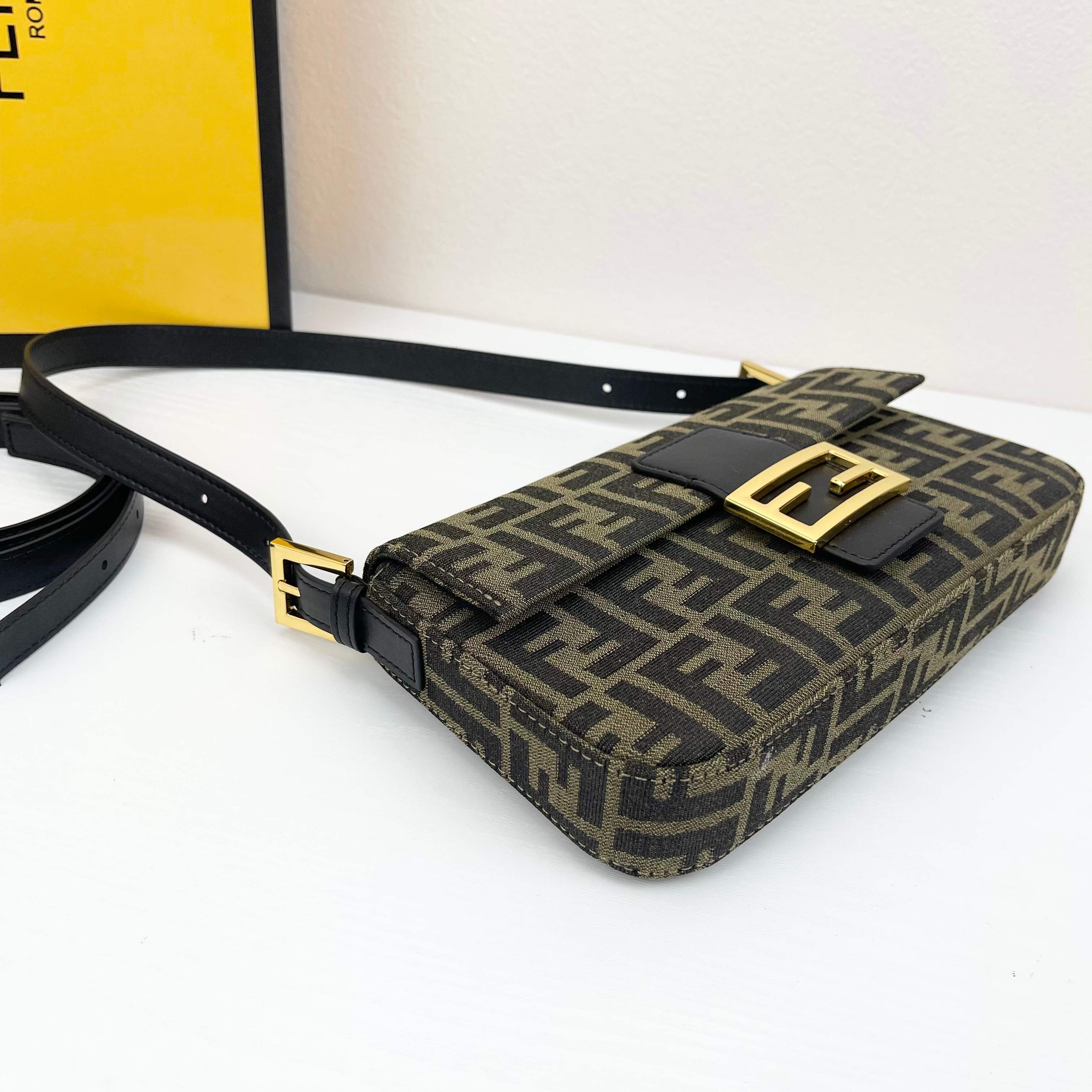 Fendi baguette bag shoulder crossbody handbag