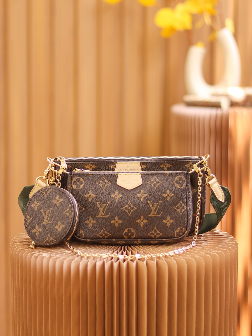 TOP version LV multi pochette leather bag
