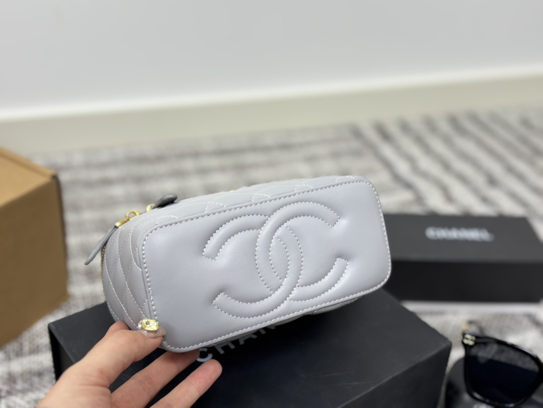 Chanel shoulder crossbody makeup bag  Free glasses provided