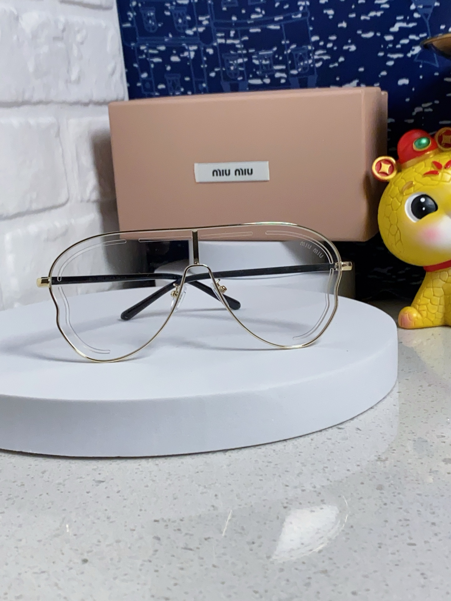 MIUMIU hip-hop sunglasses