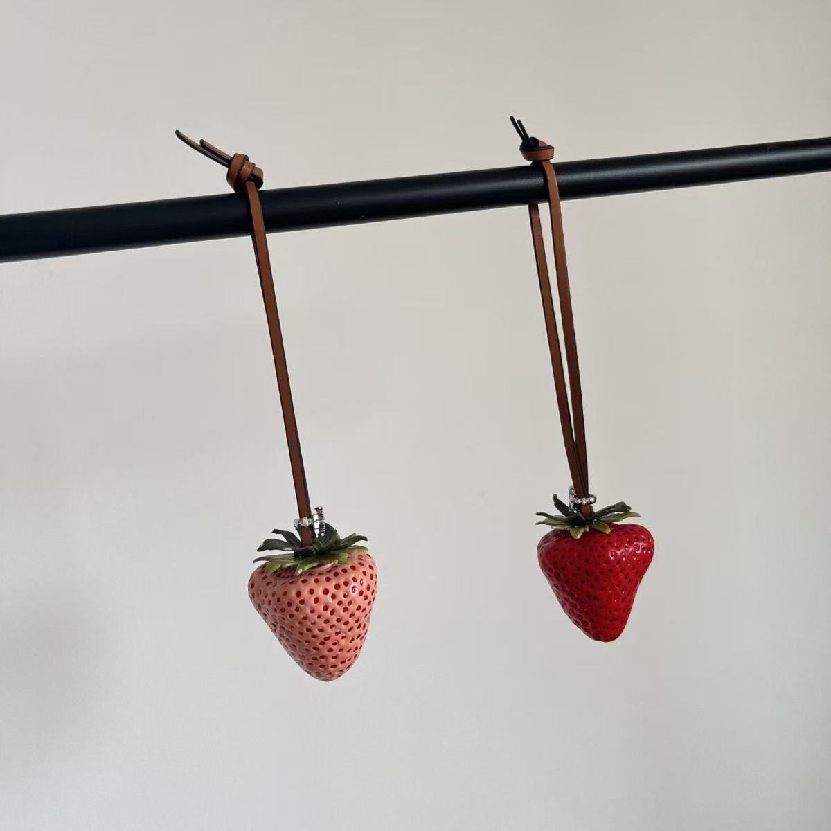 Simulated strawberry bag pendant