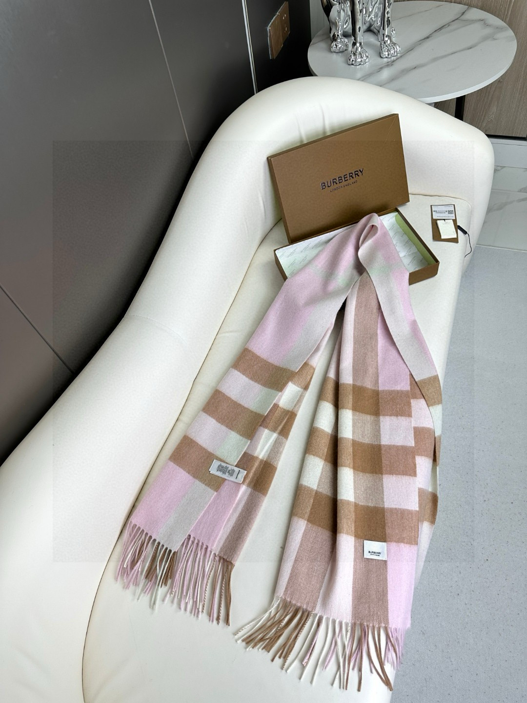 Burberry classic large checkered shawl