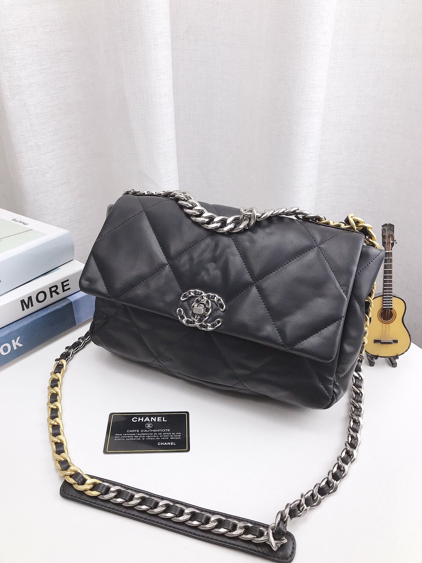 Chanel19 chain crossbody bag 30cm