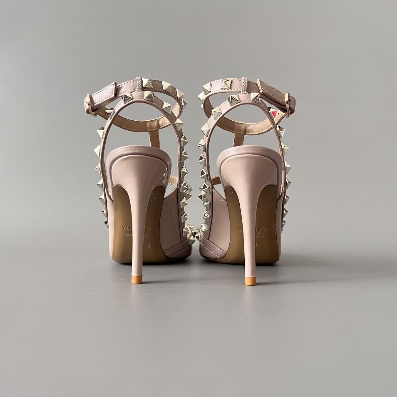 Rostud Valentino patent leather studded high heels