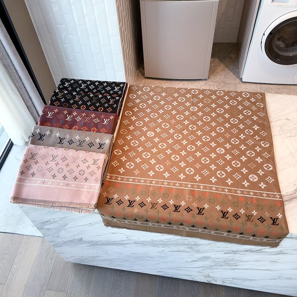 LV Louis Vuitton high-end scarf