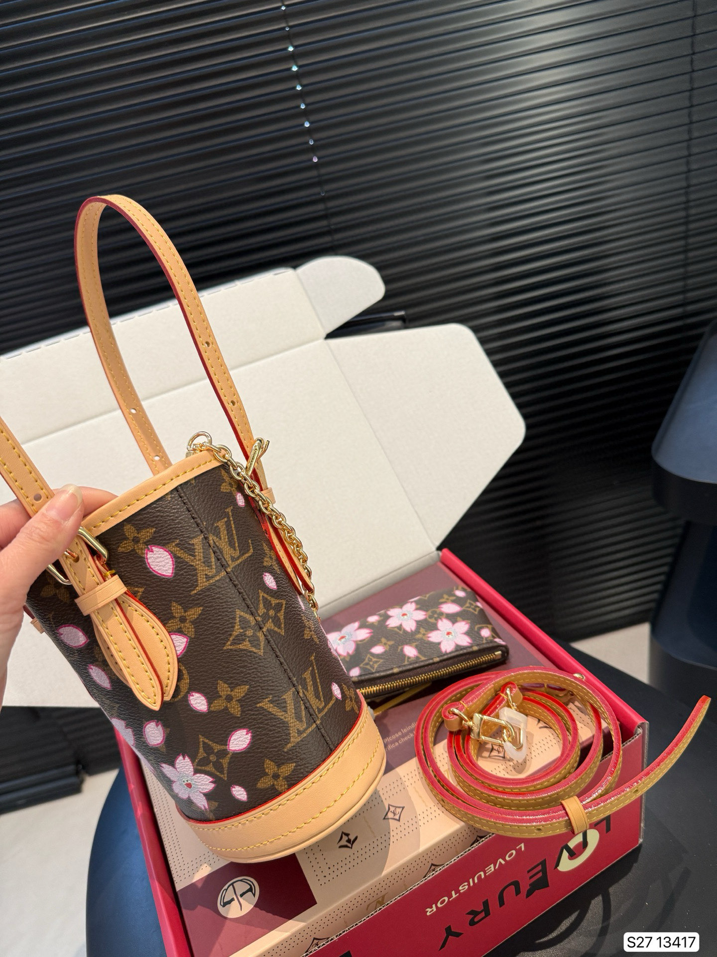 Louis Vuitton Bucket handbag