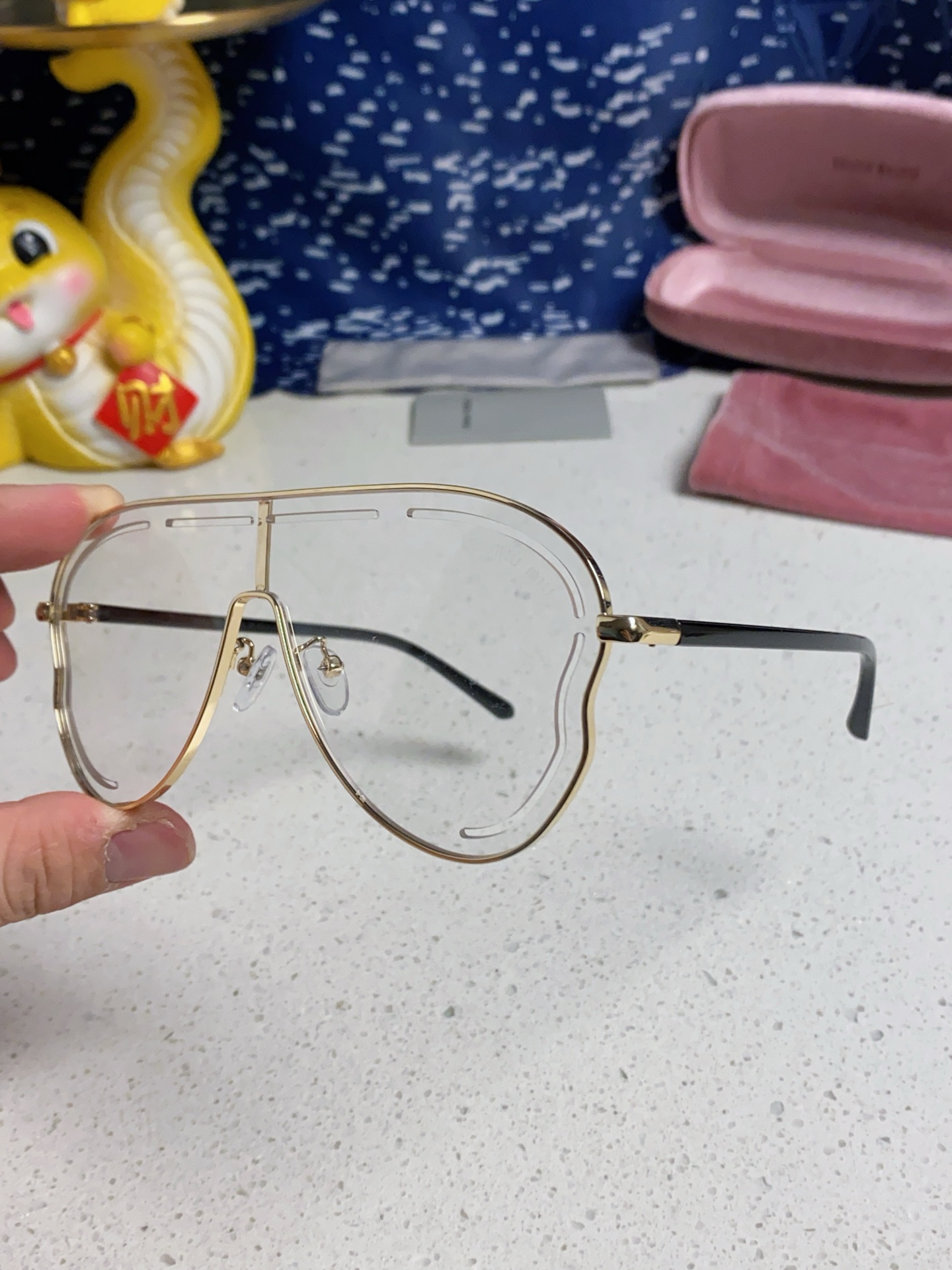 MIUMIU hip-hop sunglasses