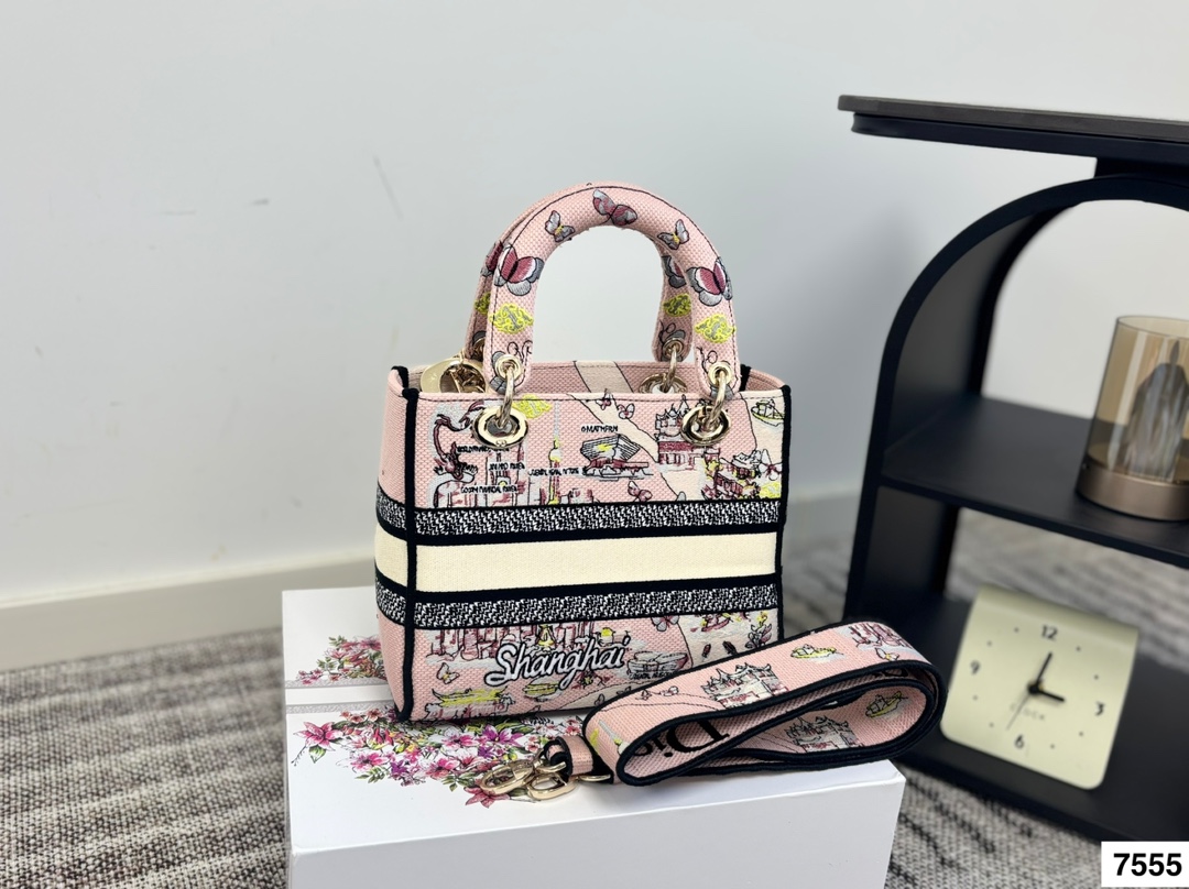 DIOR Lady D-Lite bag  handbag