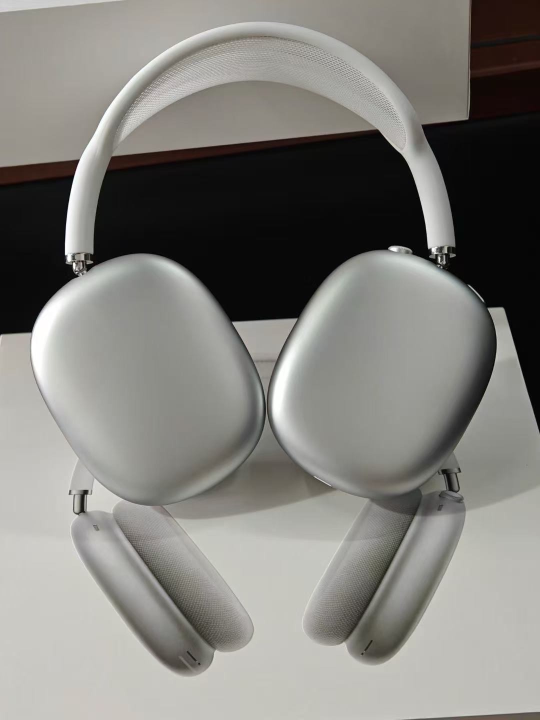 Top version of AIR PODS MAX