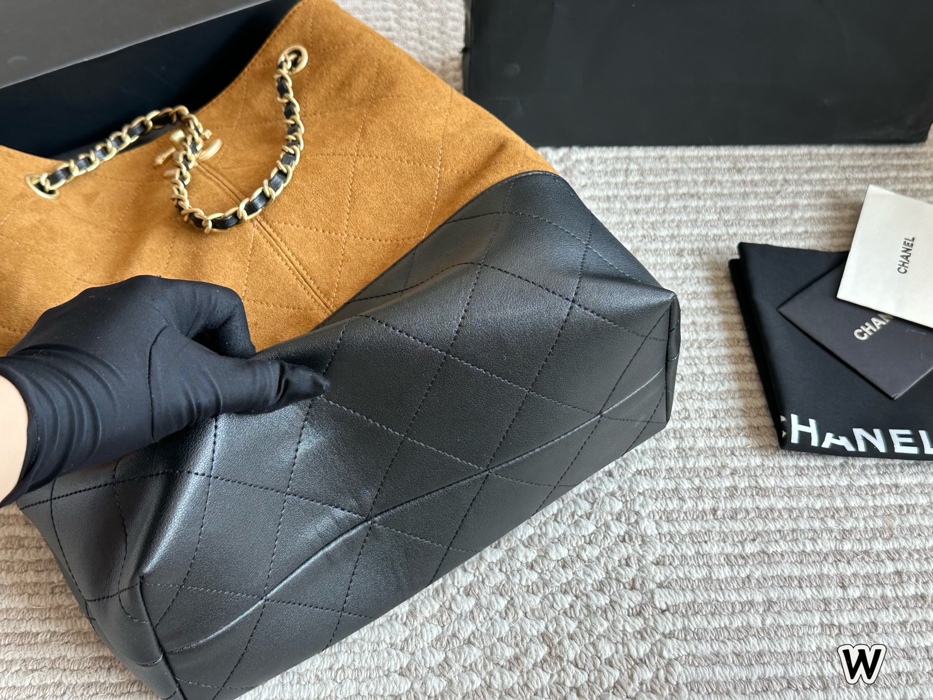 Chanel chain crossbody handbag